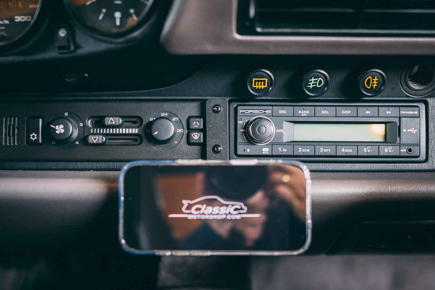 Classic mobile phone holder for Porsche 964, 993