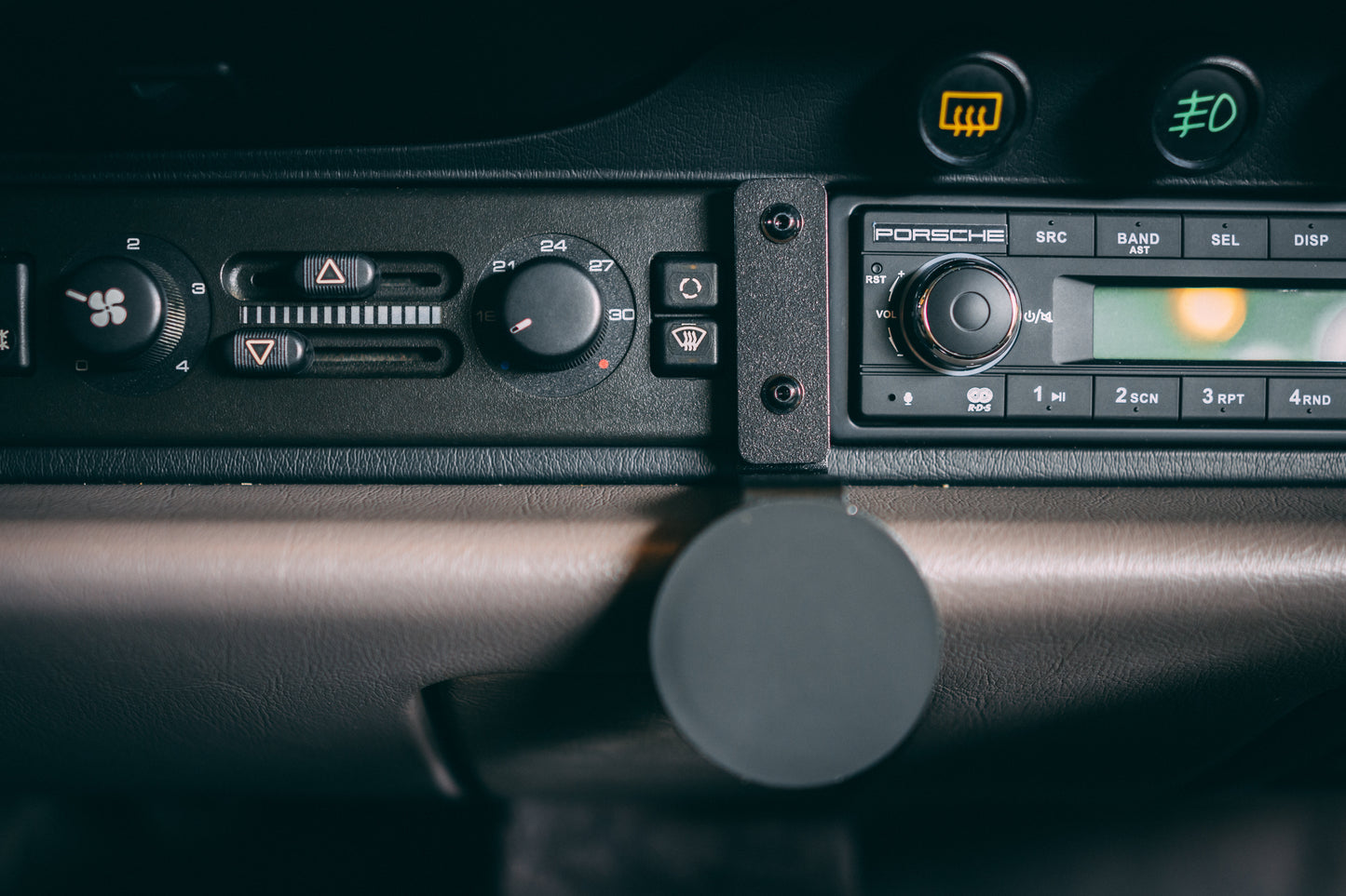 Classic mobile phone holder for Porsche 964, 993