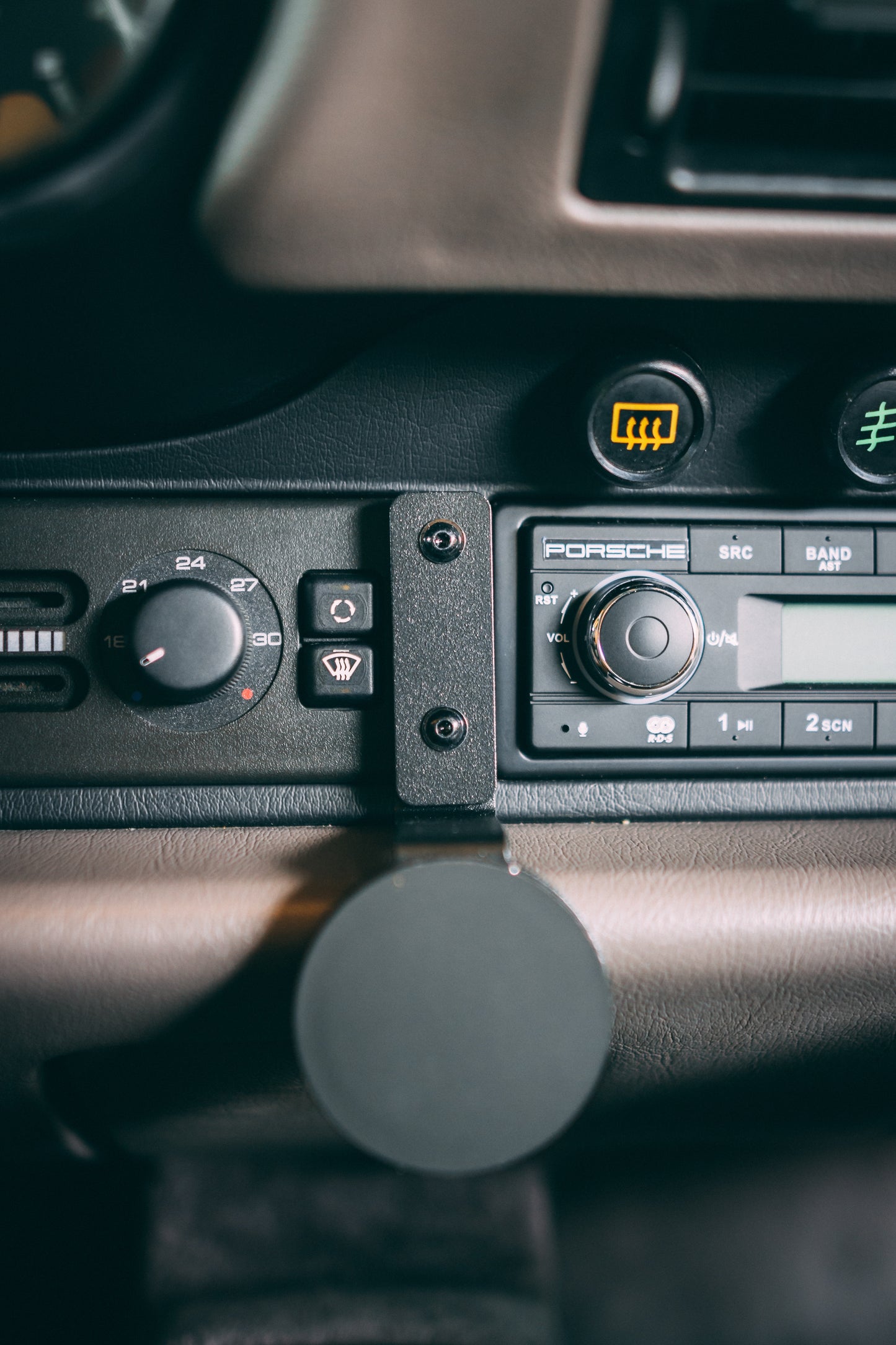 Classic mobile phone holder for Porsche 964, 993