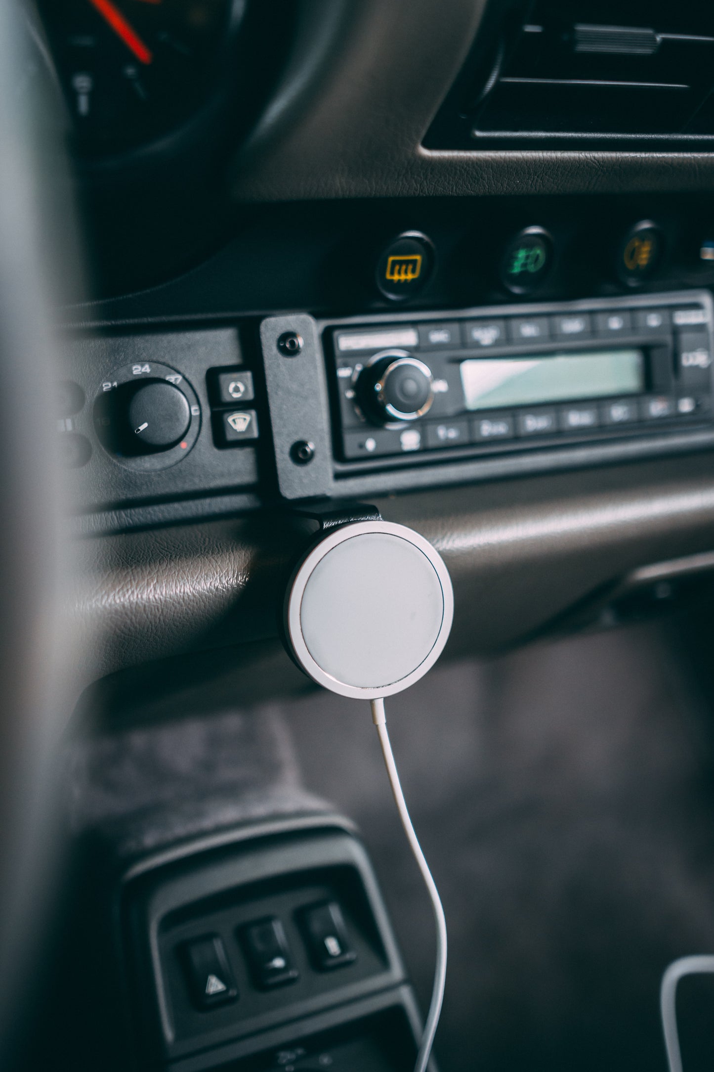 Classic mobile phone holder for Porsche 964, 993