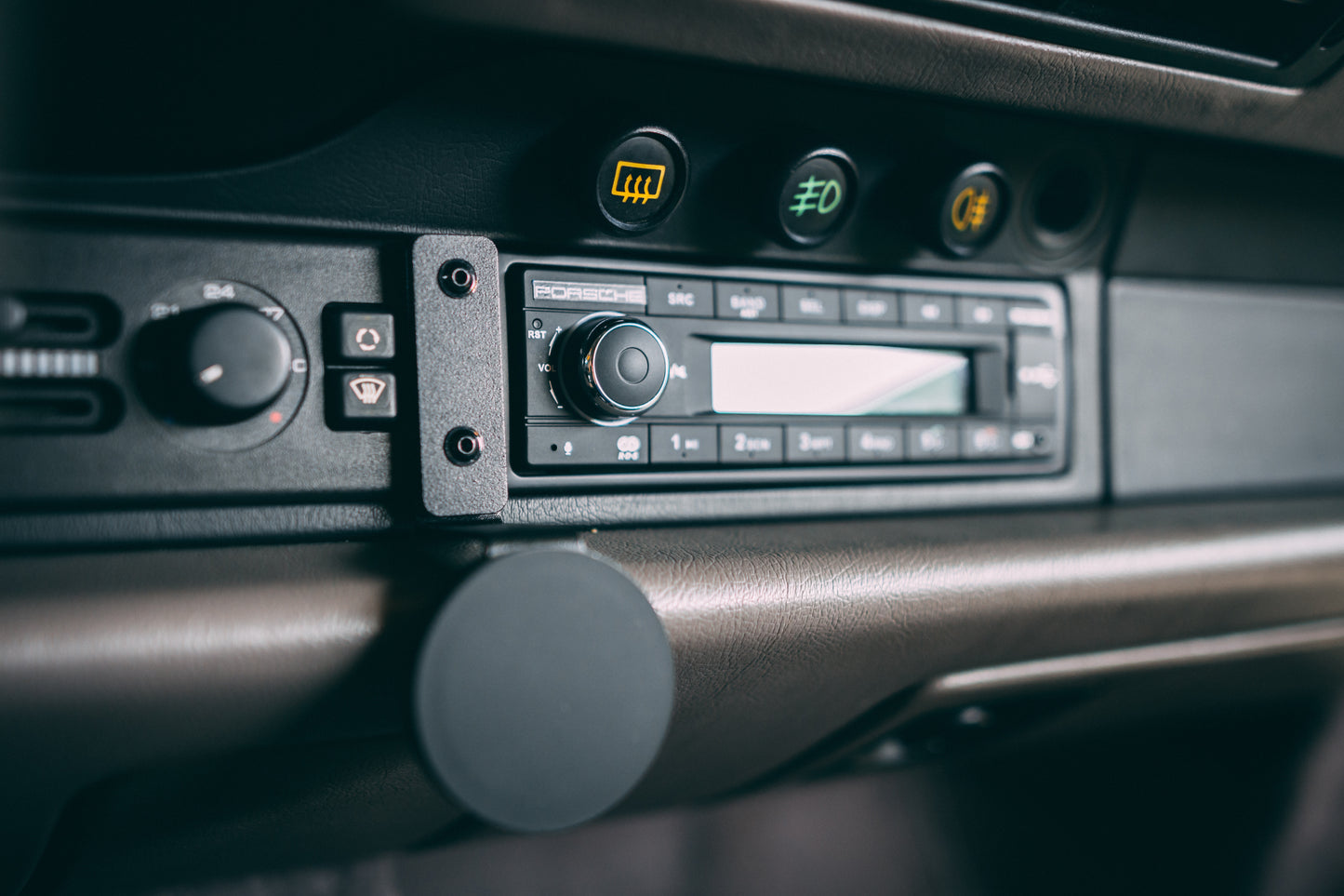 Classic mobile phone holder for Porsche 964, 993