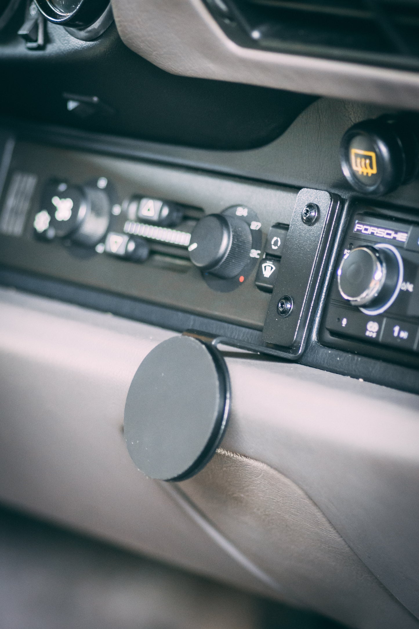 Classic mobile phone holder for Porsche 964, 993