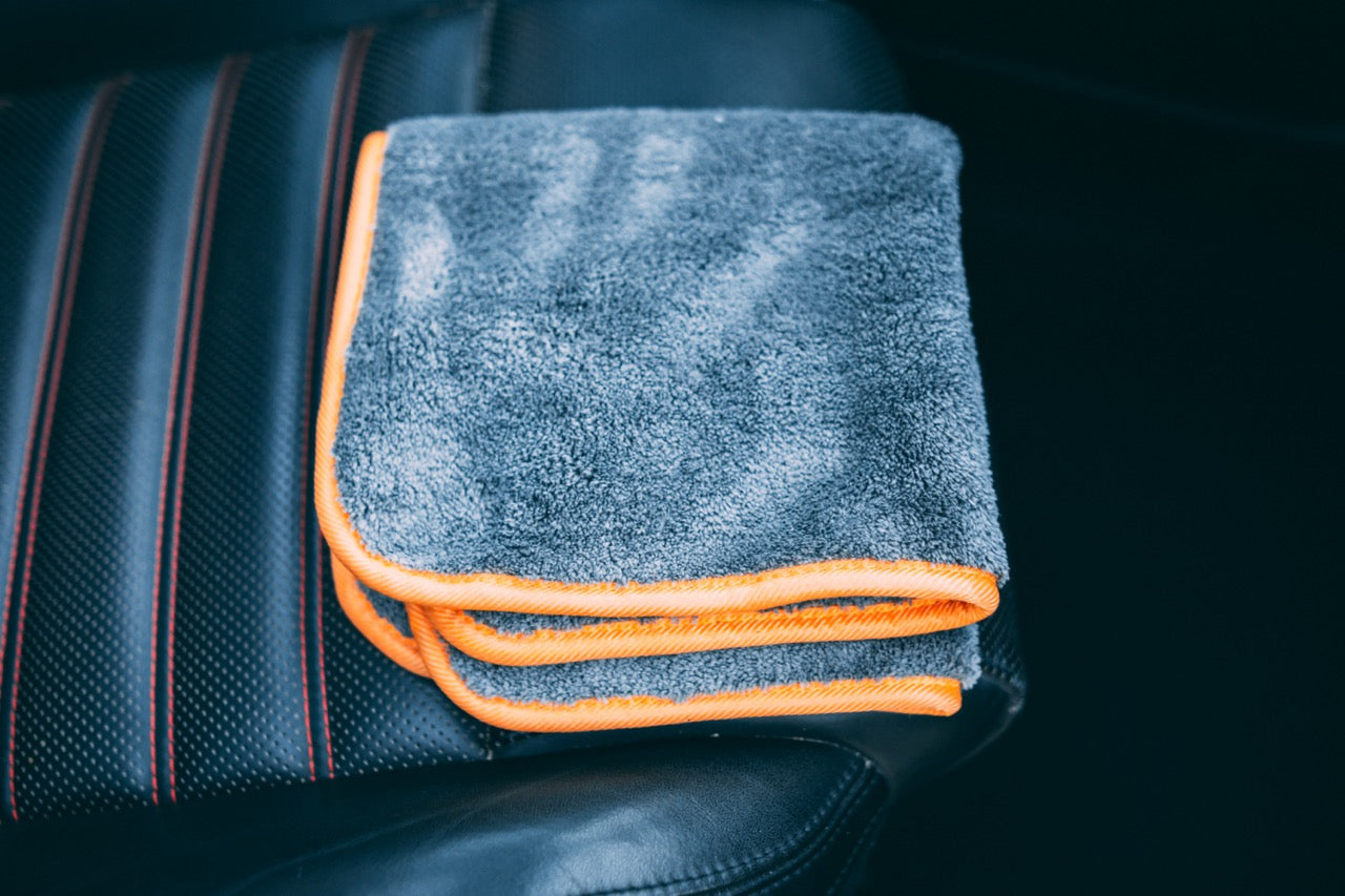 Porsche Set #3 - Handyhalterung, Cupholder, Poliertuch, Microfasertuch