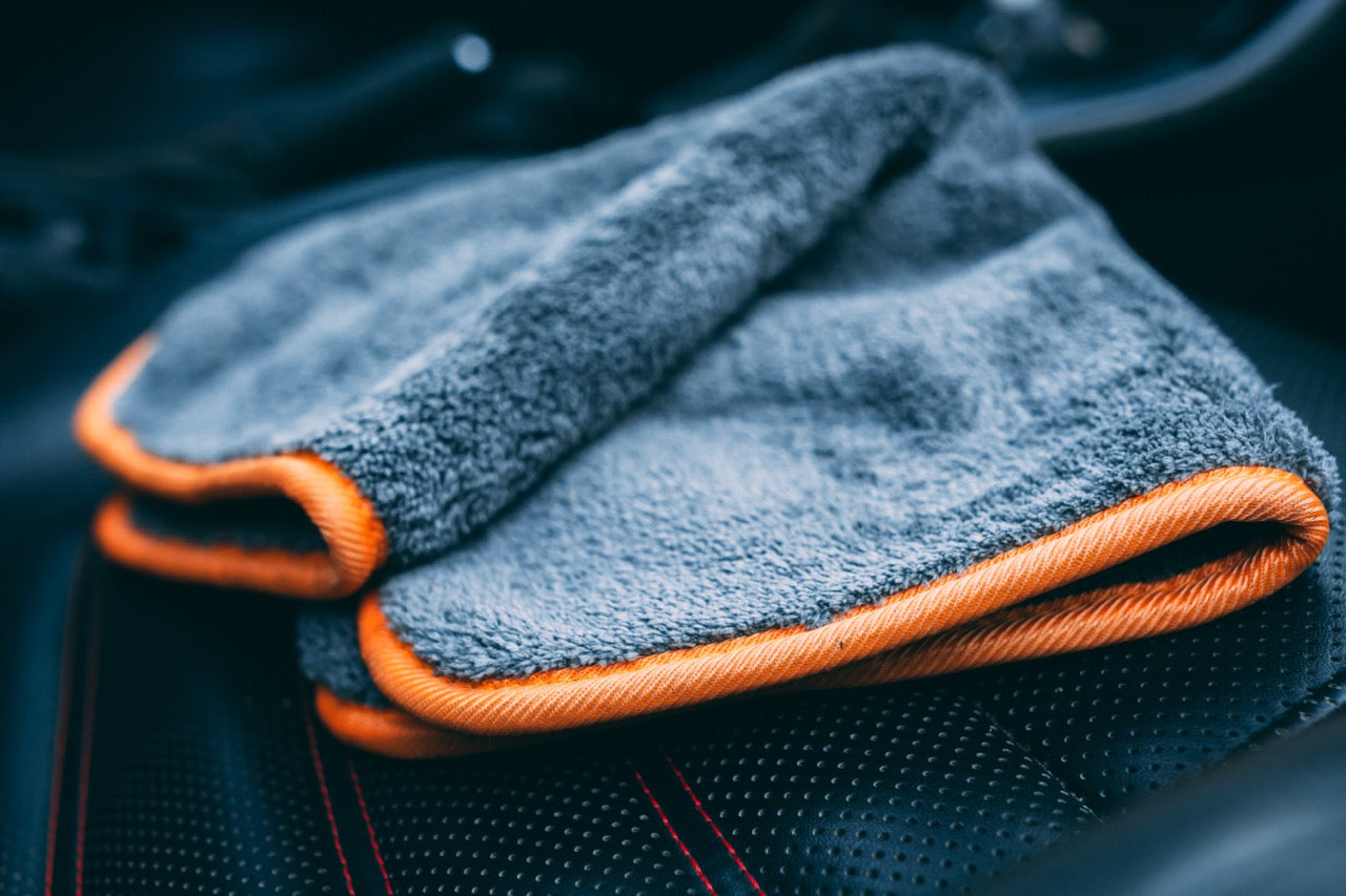 Porsche Set #3 - Handyhalterung, Cupholder, Poliertuch, Microfasertuch